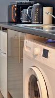 Brand new collection of studios close to Tube Station - B&B