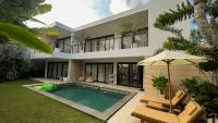 Admire Villa - a luxury private villa with Pool - Bed and Breakfast