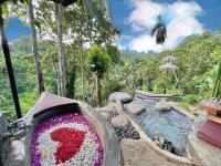 B&B Tampaksiring - Royal Kemala Villa - Jungle View with Private Pool - Bed and Breakfast Tampaksiring