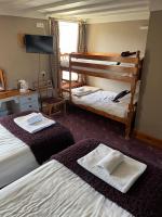 Family Room (2 Adults + 2 Children)