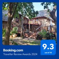 Dreamy 3 bedroom villa on the edge of the Sabie River in Kruger Park Lodge - B&B