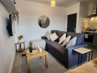 SuperValue Suite 3 - Fast WiFi, Hotel Linen, Keyless Entry, City only 10 Mins - BY PROPERTY PROMISE - B&B Cardiff