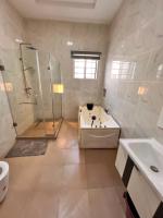 Honeycomb Shortlets - Bed and Breakfast Lagos