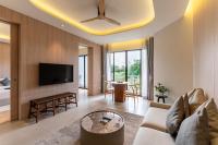 Stylish 1 Bedroom Apartment with Golf View, Steps from Bang Tao Beach, Allamanda Laguna - Ferienwohnung Bang Tao Beach