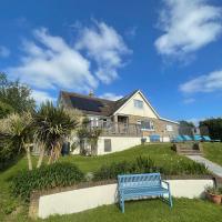 Three Gables, West Wight village house, Sleeps 10 - Bed and Breakfast Newbridge