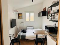 B&B Niort - La Petite Grange - 5 mn gare SNCF - Wifi & Netflix - Bed and Breakfast Niort