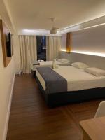 Deluxe Queen Suite