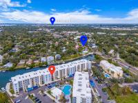 Waterside Retreat: Modern 2BR, Mins to Beach & Apt - Bed and Breakfast Sarasota
