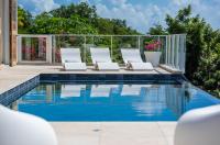 Villa Olina - Vue sur Mer, Piscine, 5min du Port - B&B