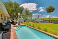 Riverfront Florida Studio with Pool and Hot Tub Access - B&B