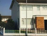 Spacious three bedroom property in Penrhyn bay - sleeps 6 - B&B