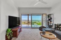 Sandpiper Retreat - Breathtaking Beachfront Panorama - B&B Adelaide