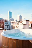 B&B Bruselas - Luxury 200sqm appartment / hot tub / sauna - Bed and Breakfast Bruselas
