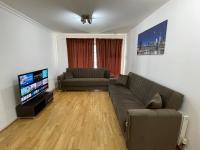 Contractors and Relocation Multiple Houses London - B&B