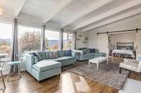 Black Bear Haven Hot tub Pool table BBQ Darts - B&B Oakhurst