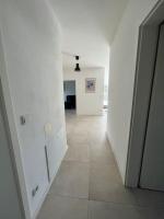 3 ZW 95 m2 Neubau Kostenlos Parkplatz im Hof - B&B Kitzingen