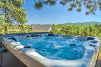 Vacation Home with Mountain Views HotTub & Arcade - B&B