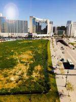 NOUVEAU Appartement au plein centre ville en face Hilton & la Gare de Train TGV M2 - Ferienwohnung