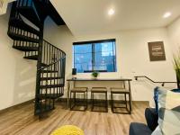 B&B Los Angeles - Beautiful Hollywood 1bd loft Plus Private Rooftop - Bed and Breakfast Los Angeles