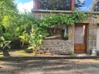 B&B Bréel - Chambre à la ferme, les vergers du Muscardin - Bed and Breakfast Bréel