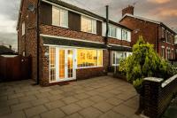 Leyland House - Private Parking Free Wi-Fi Garden - Chambres d'hôtes Leyland