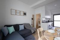 B&B Valencia - FLORIT FLATS - The Cruz Cubierta Apartments with Terrace - Bed and Breakfast Valencia