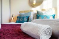 B&B Ashford - Eco - Family & contractor house, Ultra fast Wifi, free Garage Parking by Pure Abodes - Bed and Breakfast Ashford