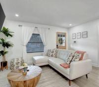 Family Fun & Backyard Oasis Hot Tub Games & BBQ - B&B St. Petersburg
