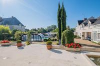 Villa Castalie - Maison de maître, grande piscine et jacuzzi, classée 5 étoiles - B&B Montrichard