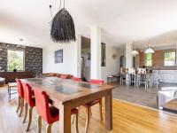 Élégante maison à Vichy : piscine chauffée, jardin arboré, terrasse et climatisation - FR-1-489-494 - Chambres d'hôtes Vichy