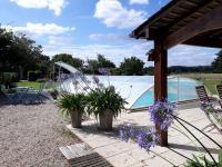 Maison familiale avec piscine, grand jardin clos et équipements de loisirs - FR-1-306-898 - B&B