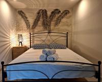 KD Palm Home - Bed and Breakfast