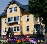 B&B Oberhof - Pension Haus Flora - Bed and Breakfast Oberhof