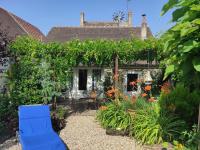 Gîte douillet près canal de Berry: Wifi, jardin fleuri, parking, tout compris, lits faits à l'arrivée - FR-1-586-25 - B&B