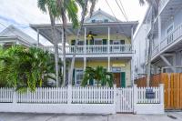 Curry House- 3rd Floor, King Bed, & Balcony Room 8 - B&B Key West