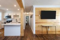 The Beach Vibe with Hot tub 8 min to the Beach - B&B Virginia Beach