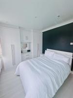 B&B South Norwood - TAAY -Luxurious 3 bedroom house - Bed and Breakfast South Norwood