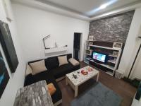 B&B Kragujevac - H LUX Apartman - Bed and Breakfast Kragujevac