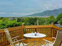 South View Cottage with Terrace and Coastal Views - Ferienwohnung