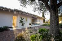 Villa F - Bed and Breakfast
