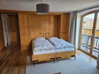 Apartment mit Balkon