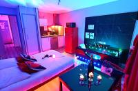 Grand Studio BISCARROSSE PLAGE Une nuit A 2 avec Sauna Luxe, Balnéo, Océan rien que pour vous - B&B