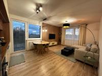 B&B Bratislava - Brand New 2 Bedroom apartment by the airport - Bed and Breakfast Bratislava