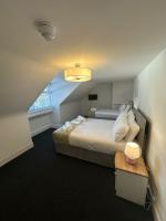 Camera Familiare con Bagno in Comune