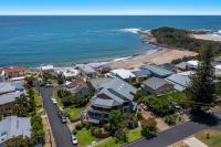 Namanula Unit 6 - Ocean Views & Walk to Convent Beach - Holiday Yamba - B&B Yamba