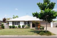 Entertainer's Paradise! Child & pet friendly Pool spa, movie room - close to Australia Zoo - Ferienwohnung
