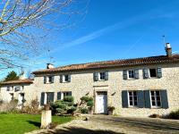 Aux Agapanthes, Maison d'Hôtes Charentaise de Charme - Ferienwohnung