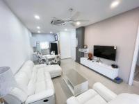 Entire 4 Bedroom Landed House, Yong Peng, Johor, Malaysia - Suitable for leisure, wedding & Big group travellers, Free Netflix, In- House Parking, 1min to Dragon Temple, 5 mins to MCD& KFC, 30 mins to Organic Farms - Chambres d'hôtes Yong Peng
