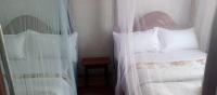 Basic Triple Room with Shared Bathroom