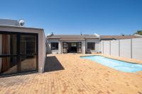 B&B Cape Town - Lakeshore Complex Pool Mountain View - Bed and Breakfast Cape Town